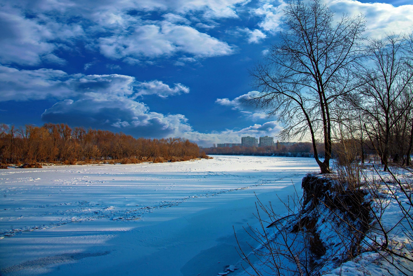 Вот и Дон покрылся льдом.