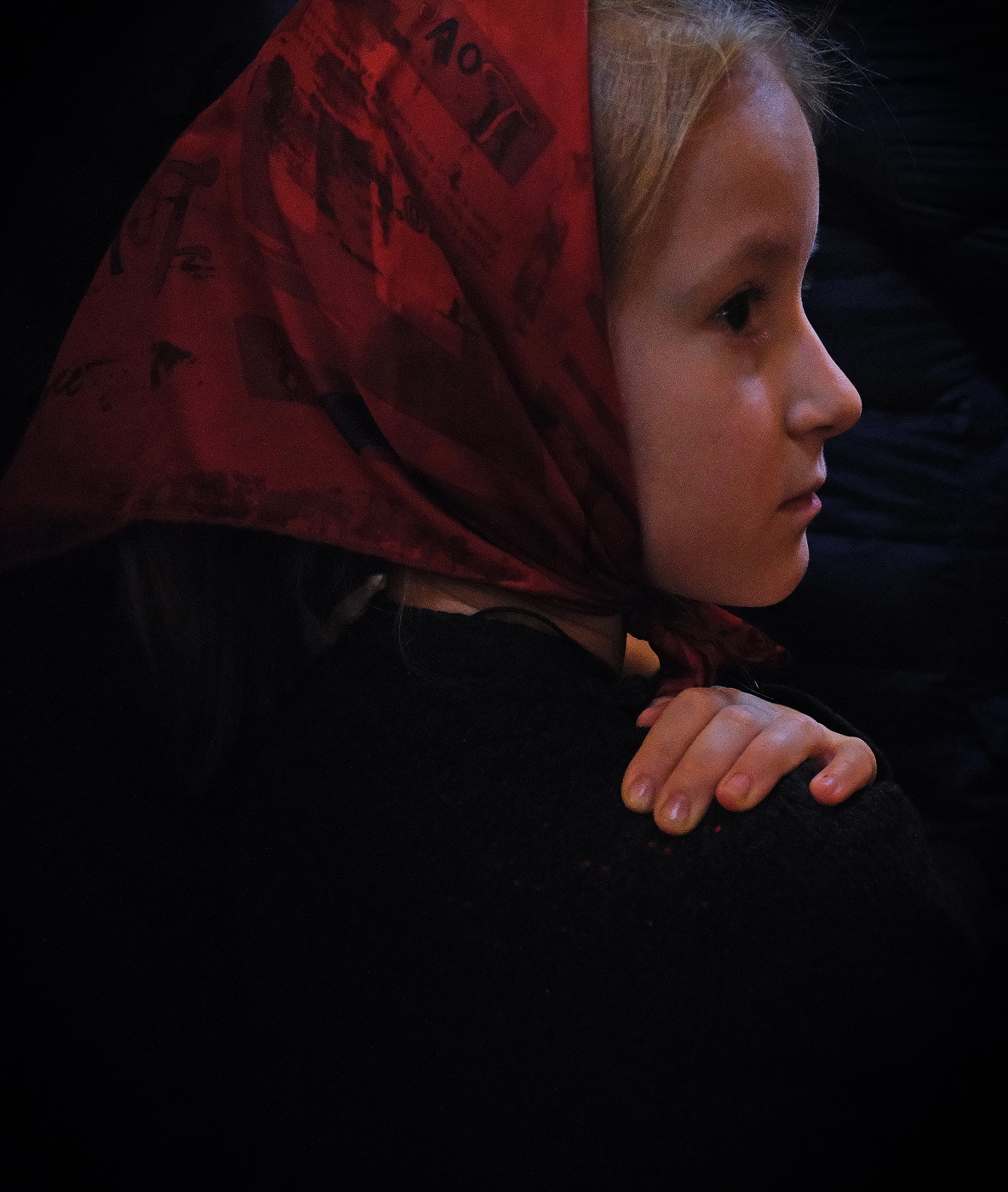 Дети в церкви.