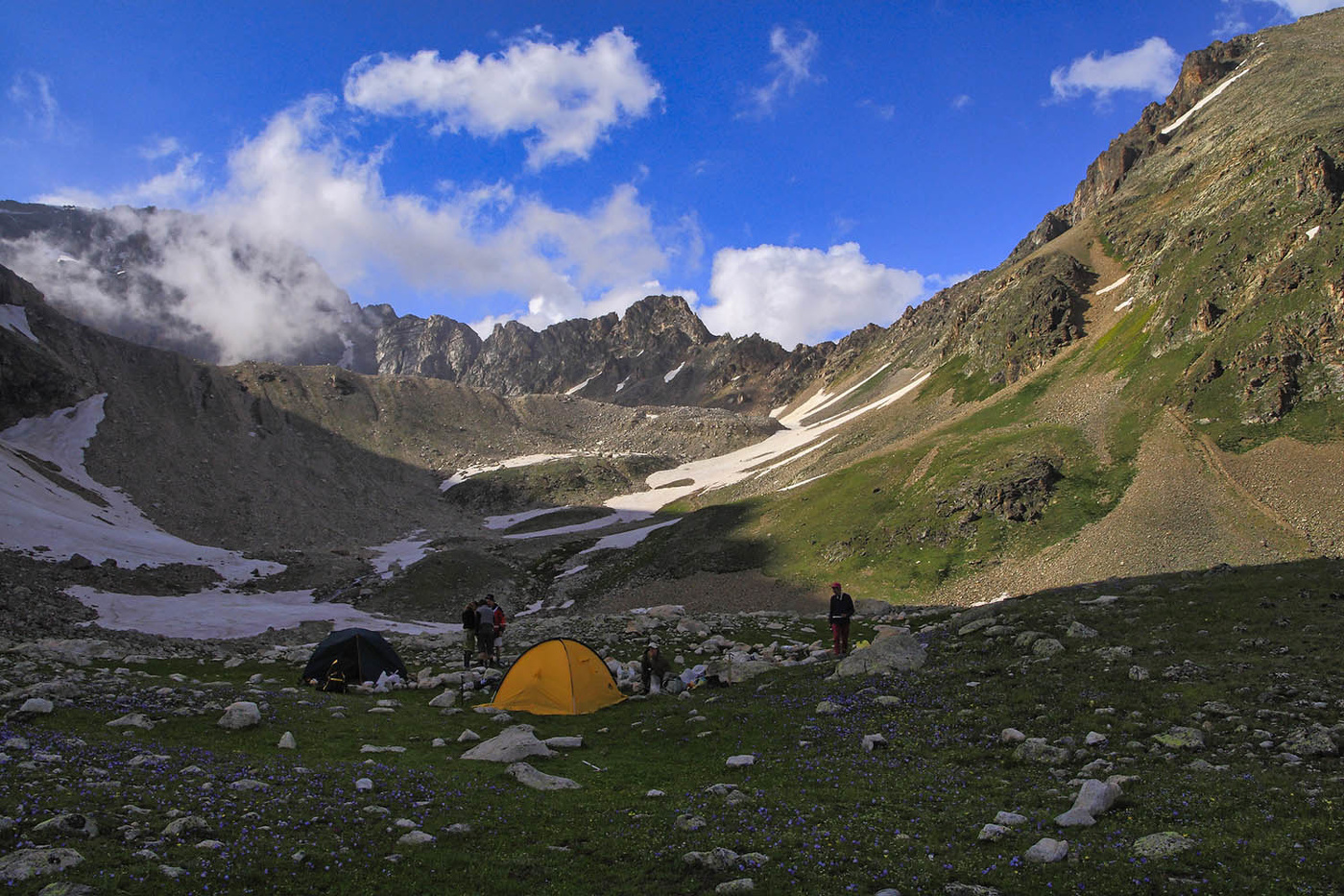 Под перевалом Беляева