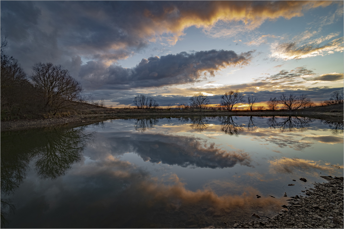 Вечер на озере