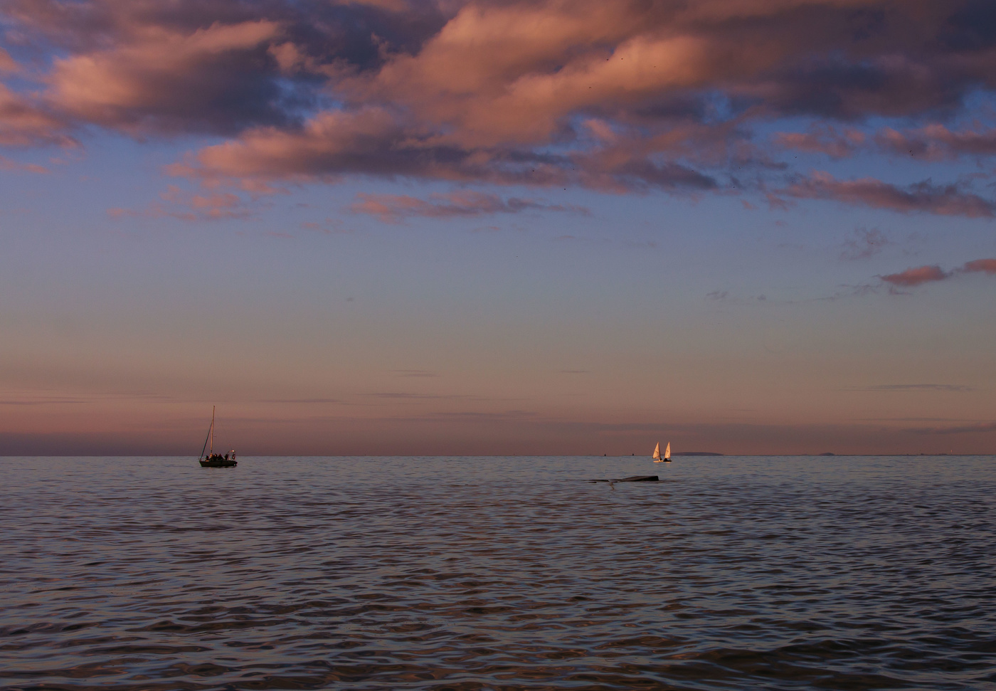 В лучах уходящего солнца