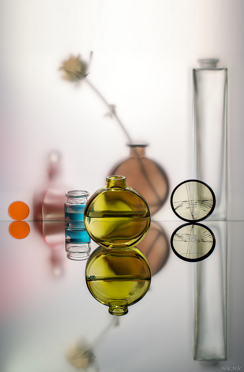 Склянки и роза