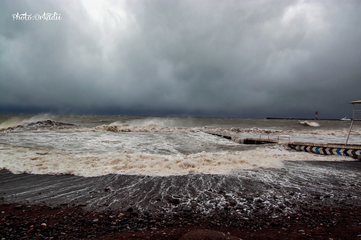 Пусть сильнее грянет буря!..