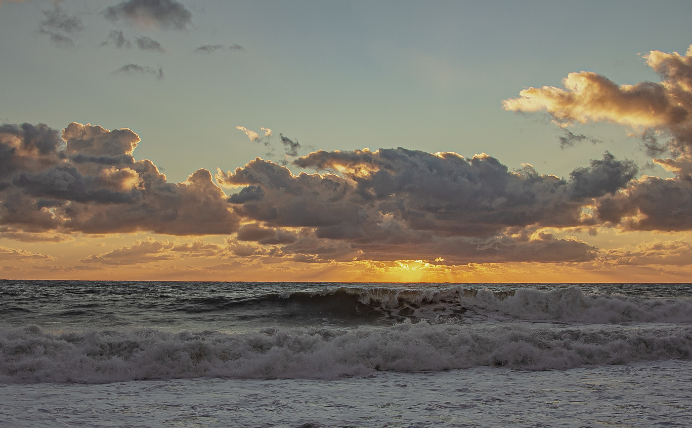 Там за облаками