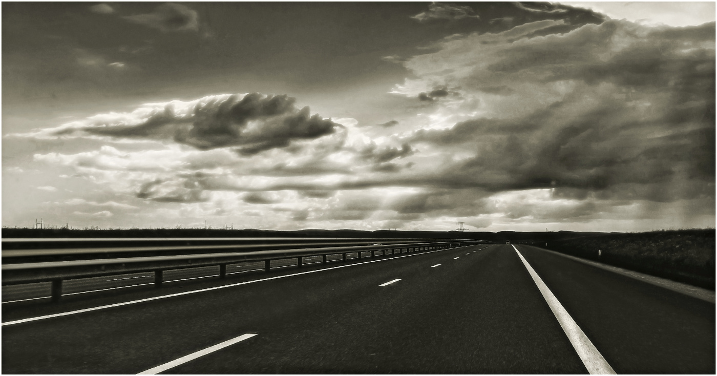 За горизонт