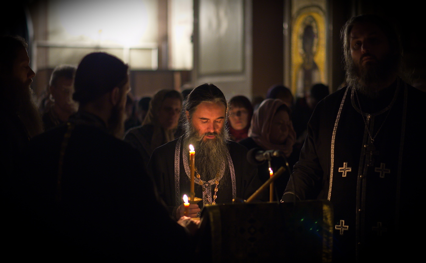Великое повечерие с чтением Великого покаянного канона прп. Андрея Критского.
