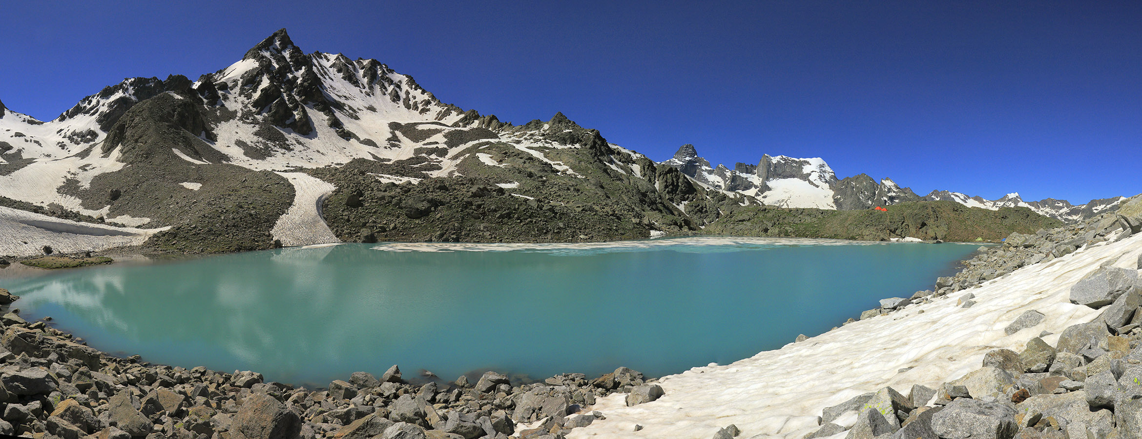 Горное озеро