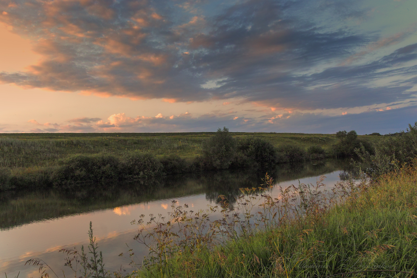 На вечерней реке