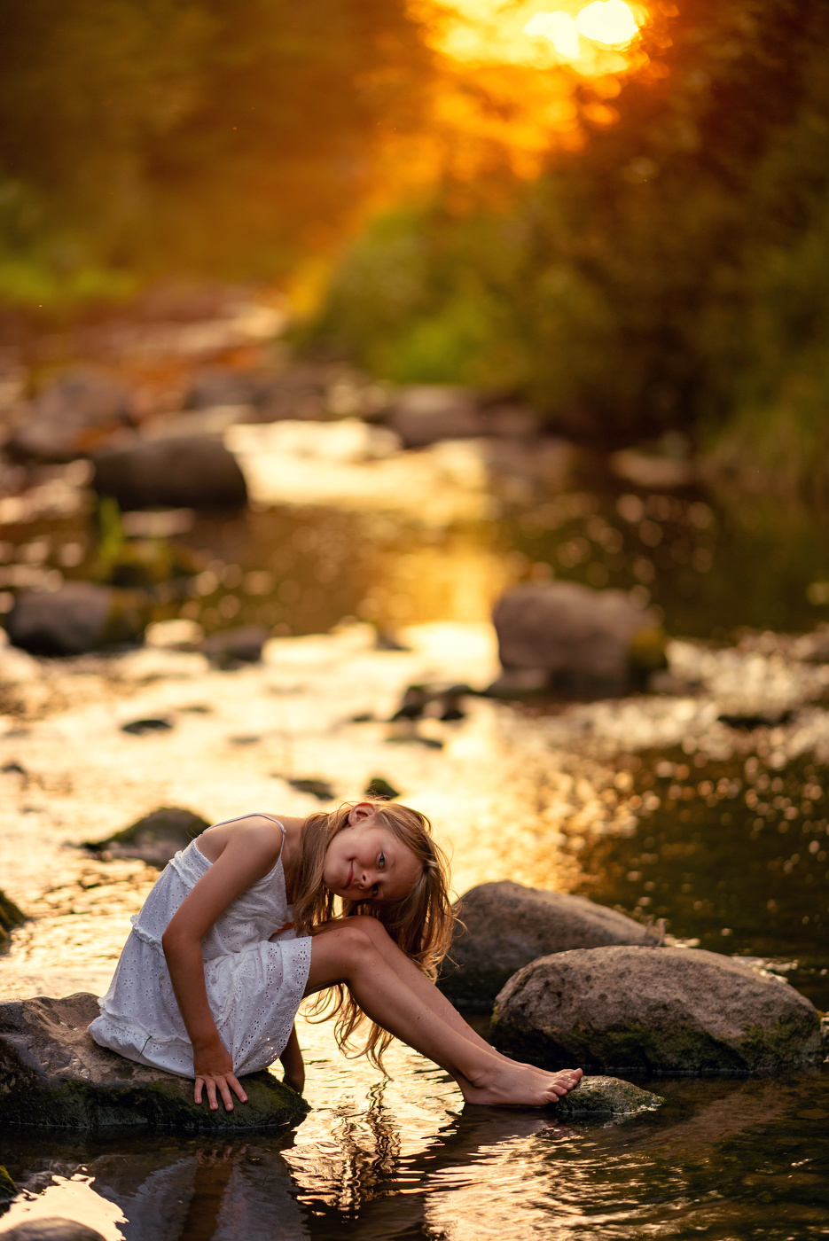Алёна на речке