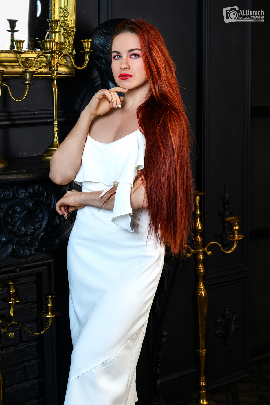 Когда белое платье встречает золото — и рождается вечная элегантность