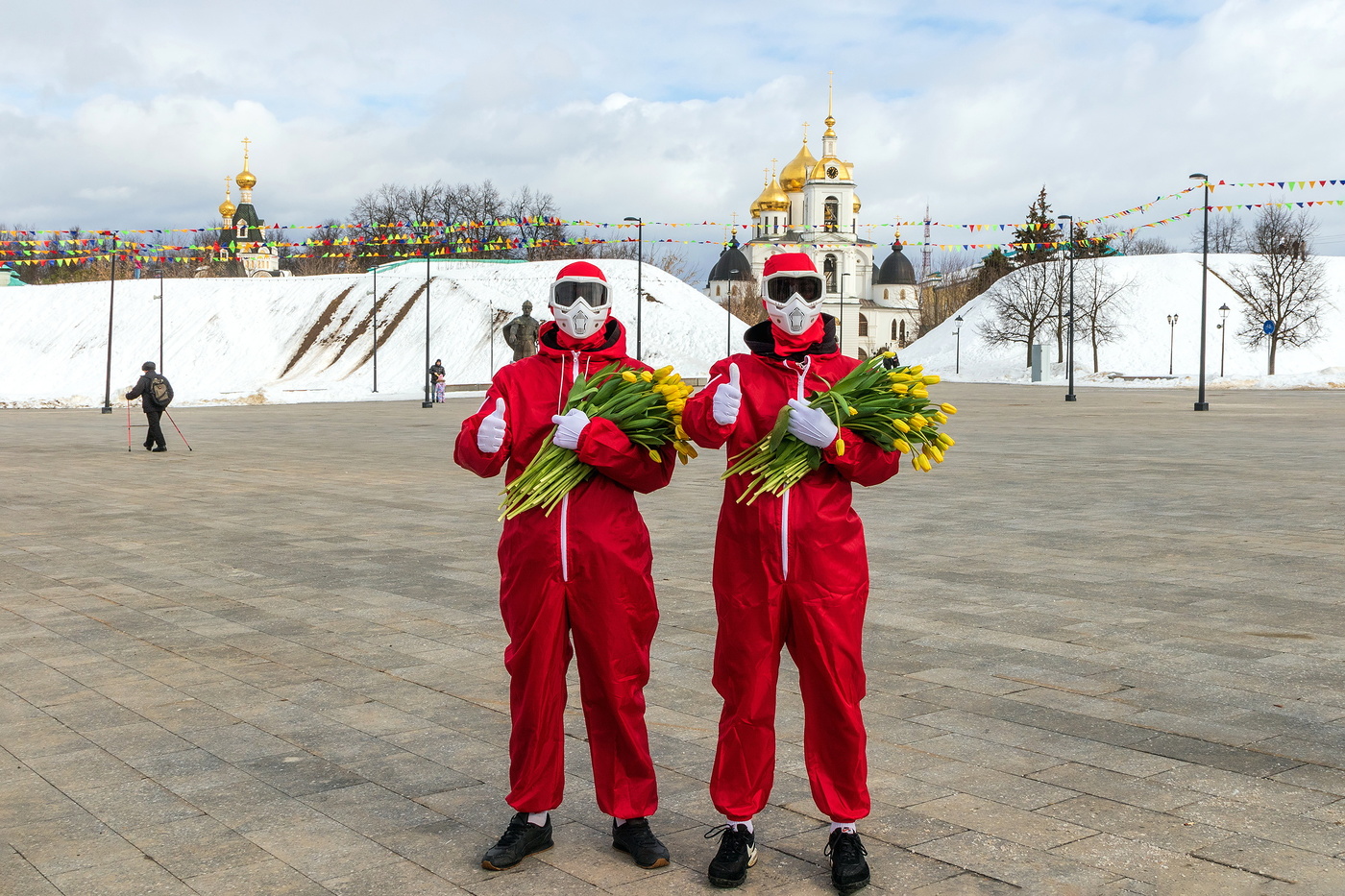 Дорогие женщины, группа "ЧП Дмитров " и я поздравляем Вас с праздником весны !