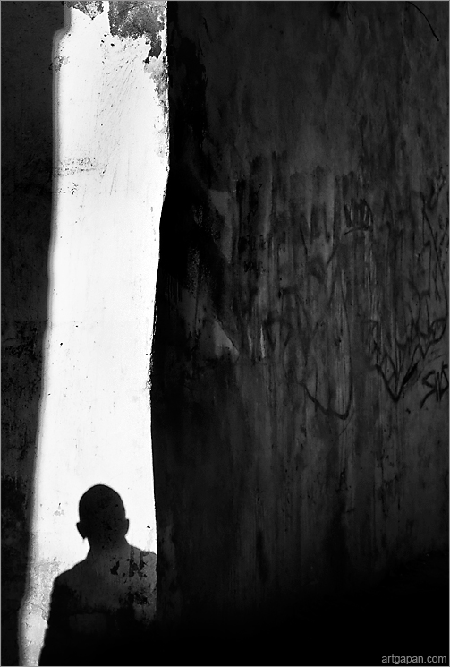 [ О Н И уже З Д Е С Ь ]