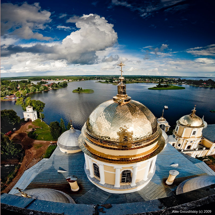 *с высокой колокольни