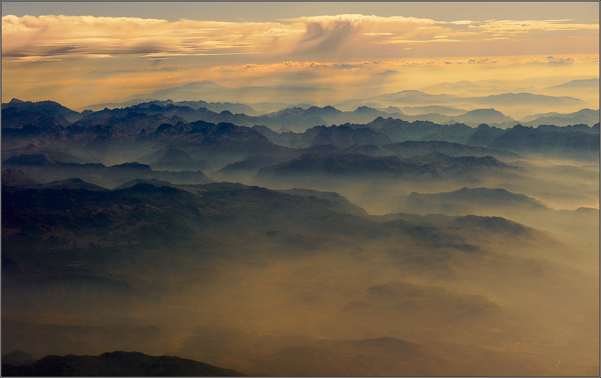 Земля в илюминаторе