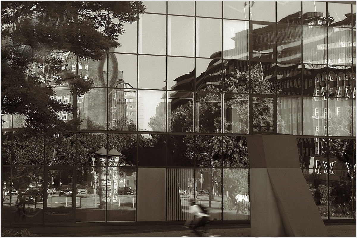 Зазеркалье города