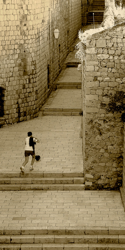 Футбол в старом городе II