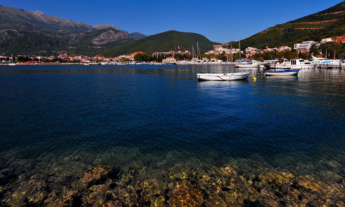 У самого синего моря..