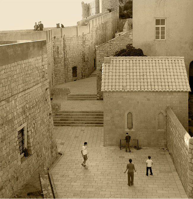 Футбол в старом городе II