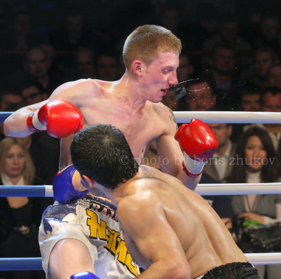 упала капа на пол