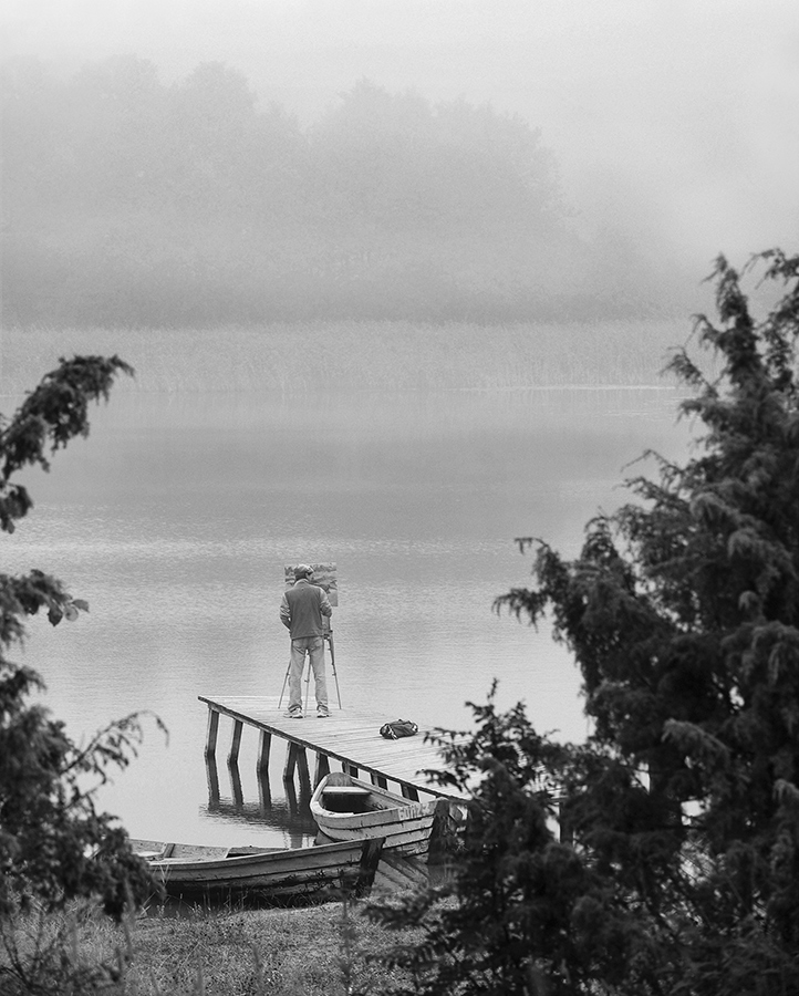 Имеющий краски и холсты