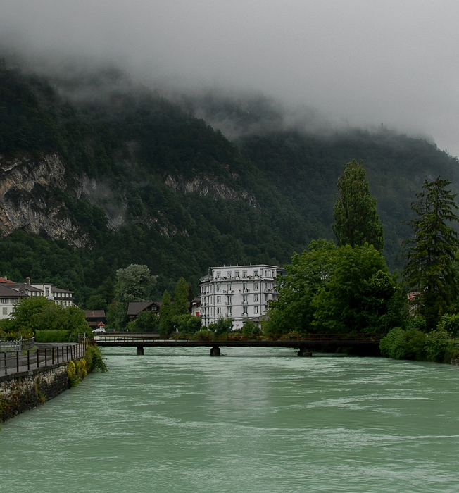 Начинается дождь