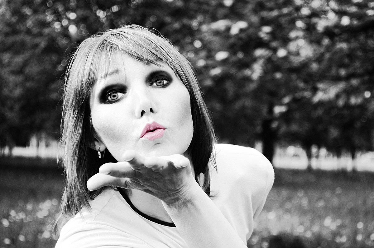 Воздушный поцелуй...