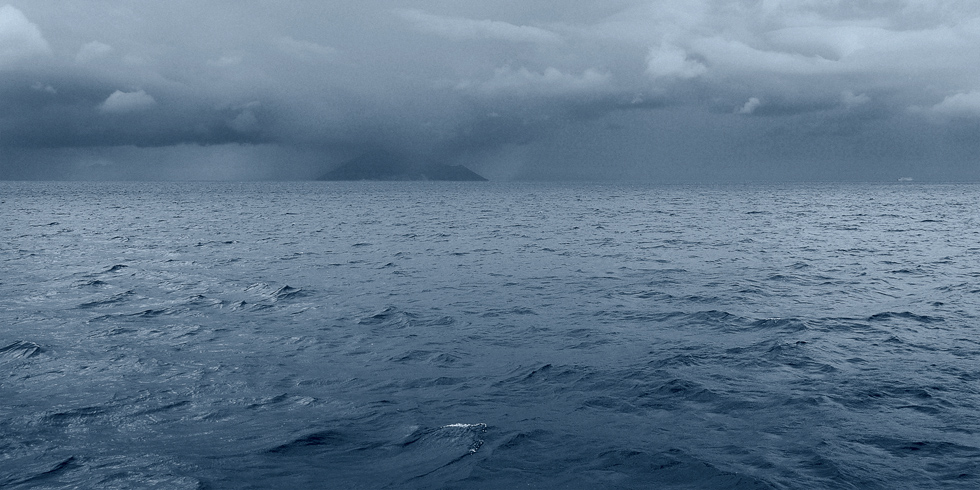 Море, остров, корабль