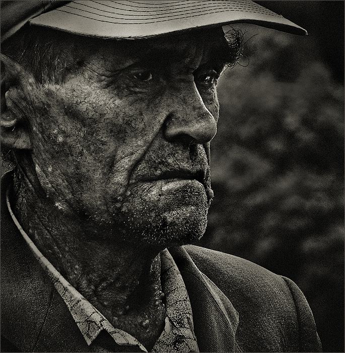 ...смотреть на мир сквозь взгляд воспоминаний...