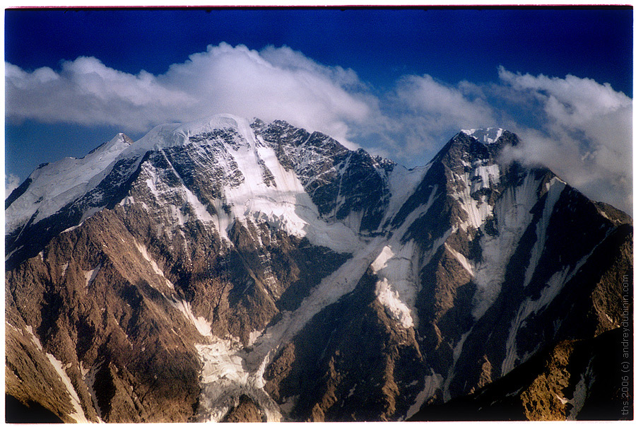Земля еще хранит тепло, но в воздухе зима.
