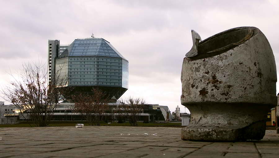 *стекло и гранит*