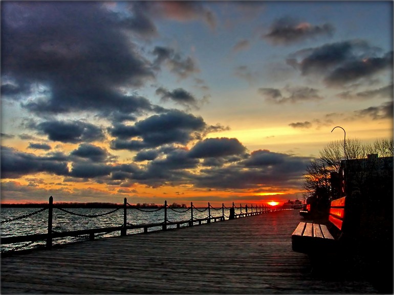 дзе стомленаму сонейку прысесьці?