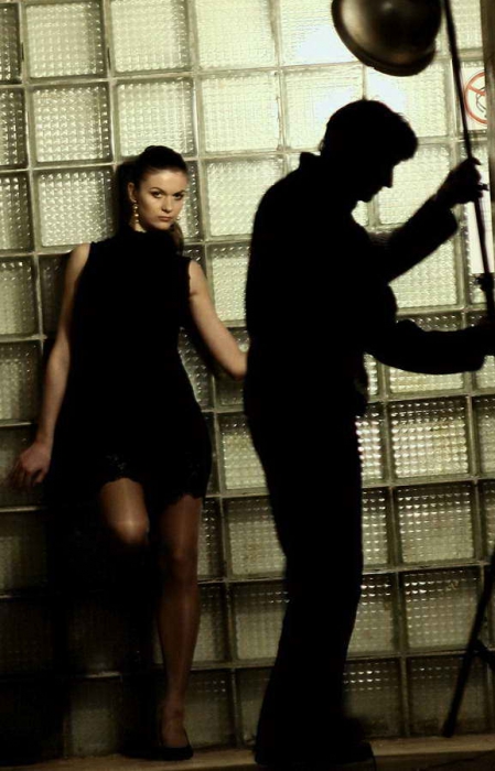 *тень ставит свет*