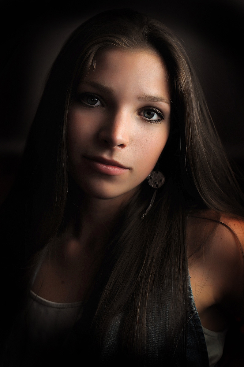 Портрет молодой девушки