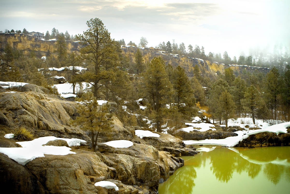 берега жёлтой реки