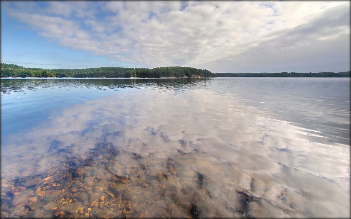 раскінуўшы рукі
