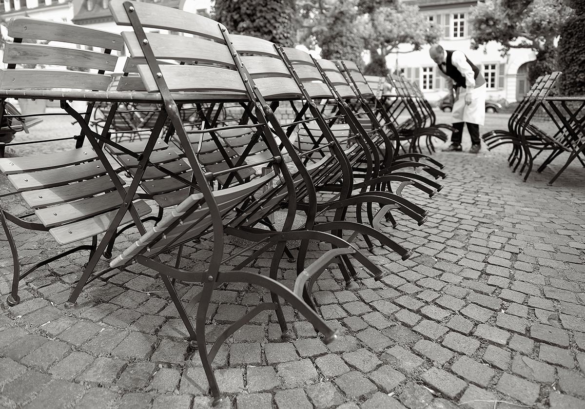 На  привязь