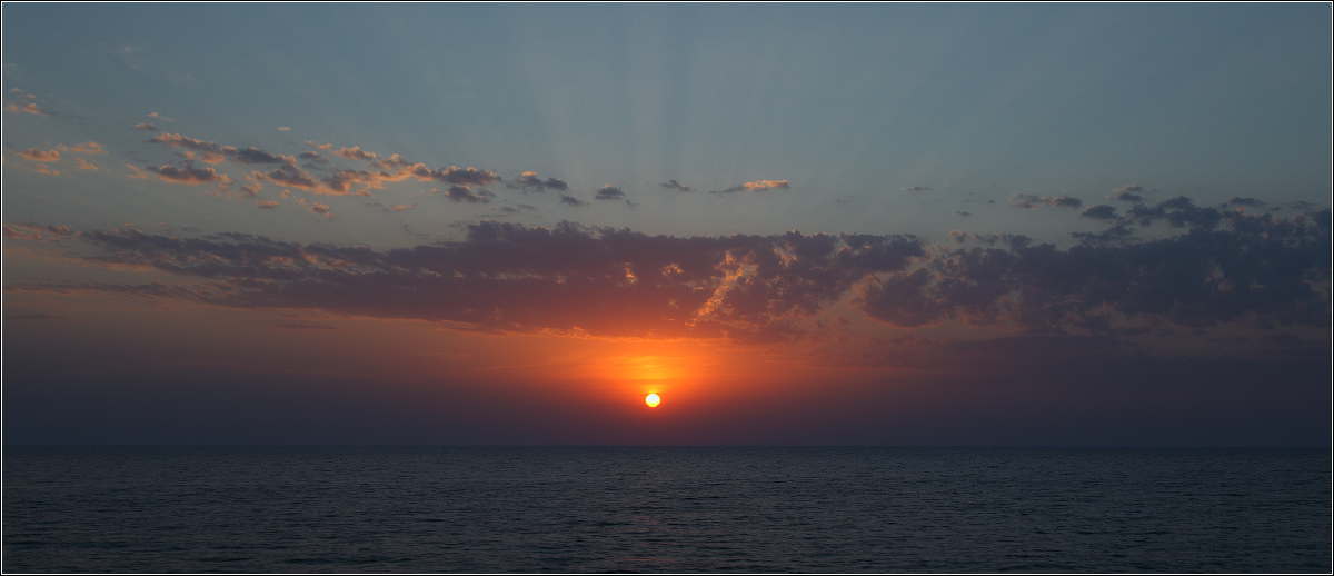 / Как заходило солнце... /