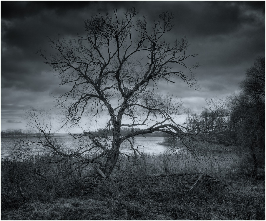 / На краю земли... /