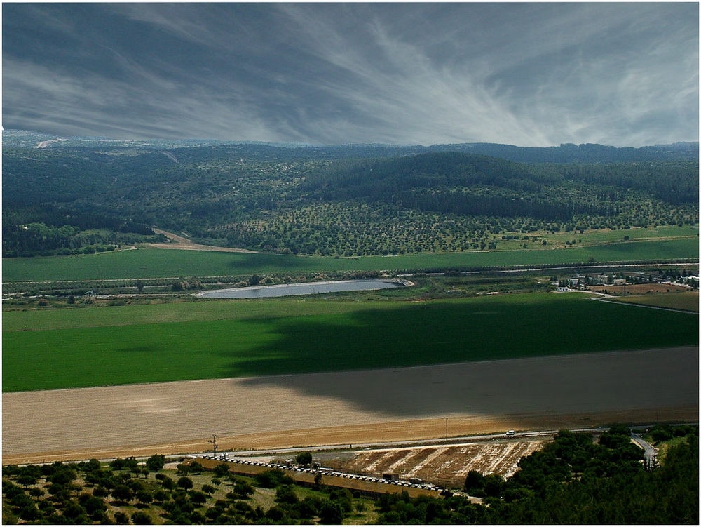 ТУЧКА ПРОЛЕТЕЛА....