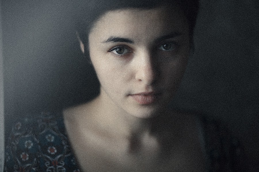 Юля...одна дома...