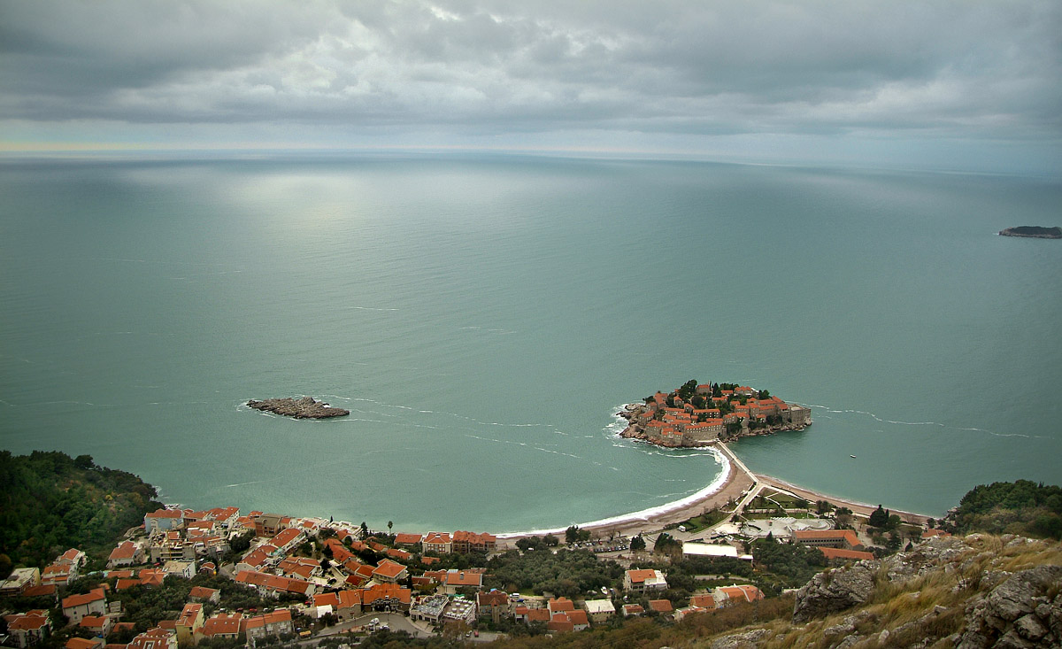 крыши и море