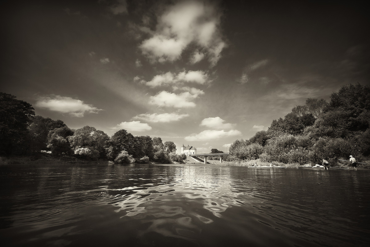 |   Окрестности солнечной реки   |