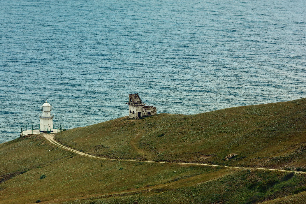 C видом на маяк