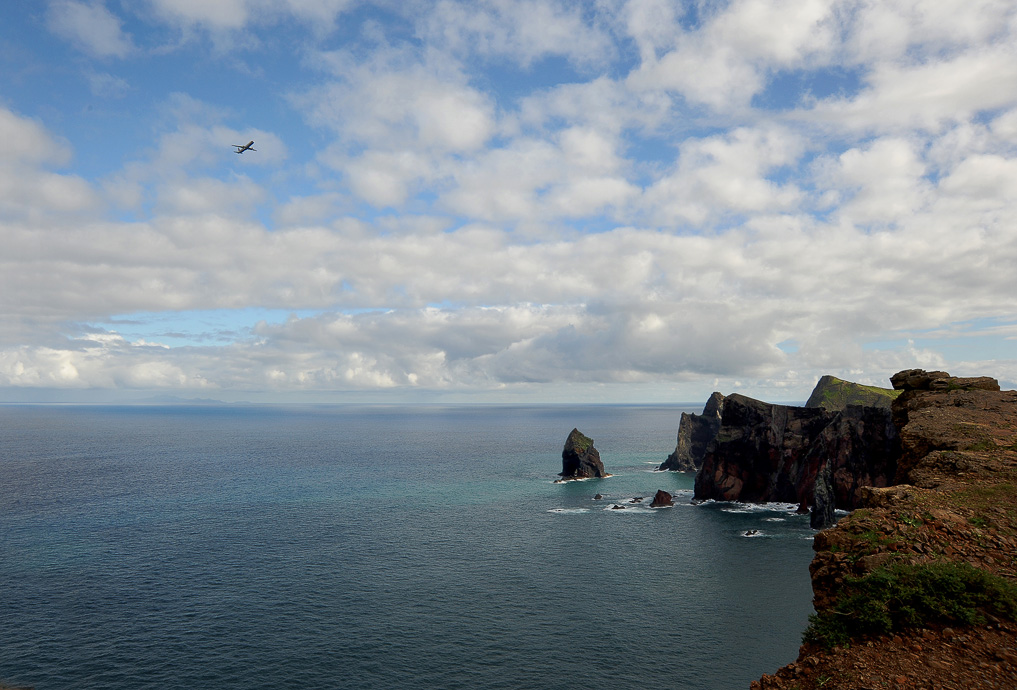 Море. Небо. Самолет.