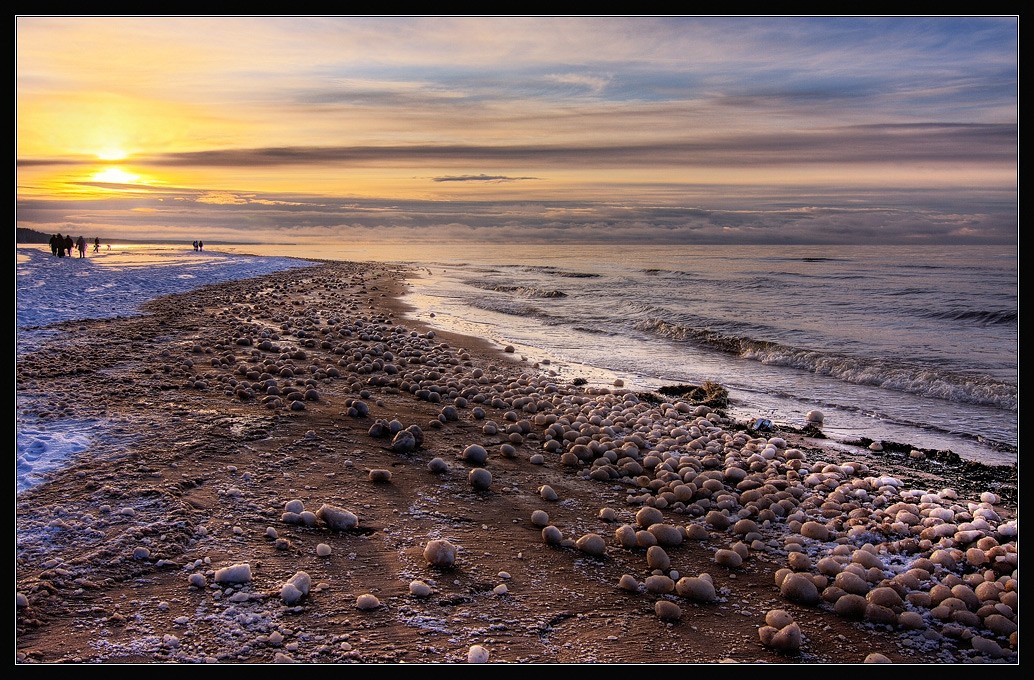 Путь снежных колобков