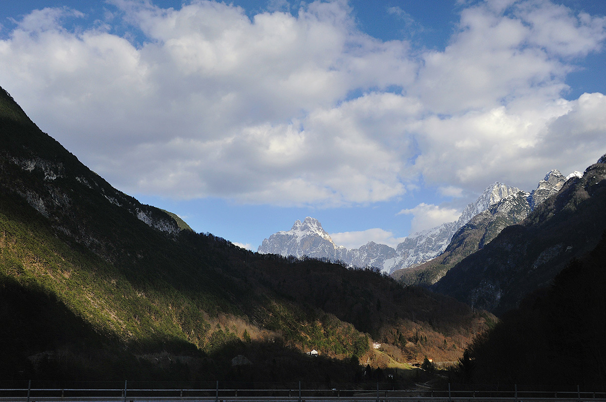 Весна и горы