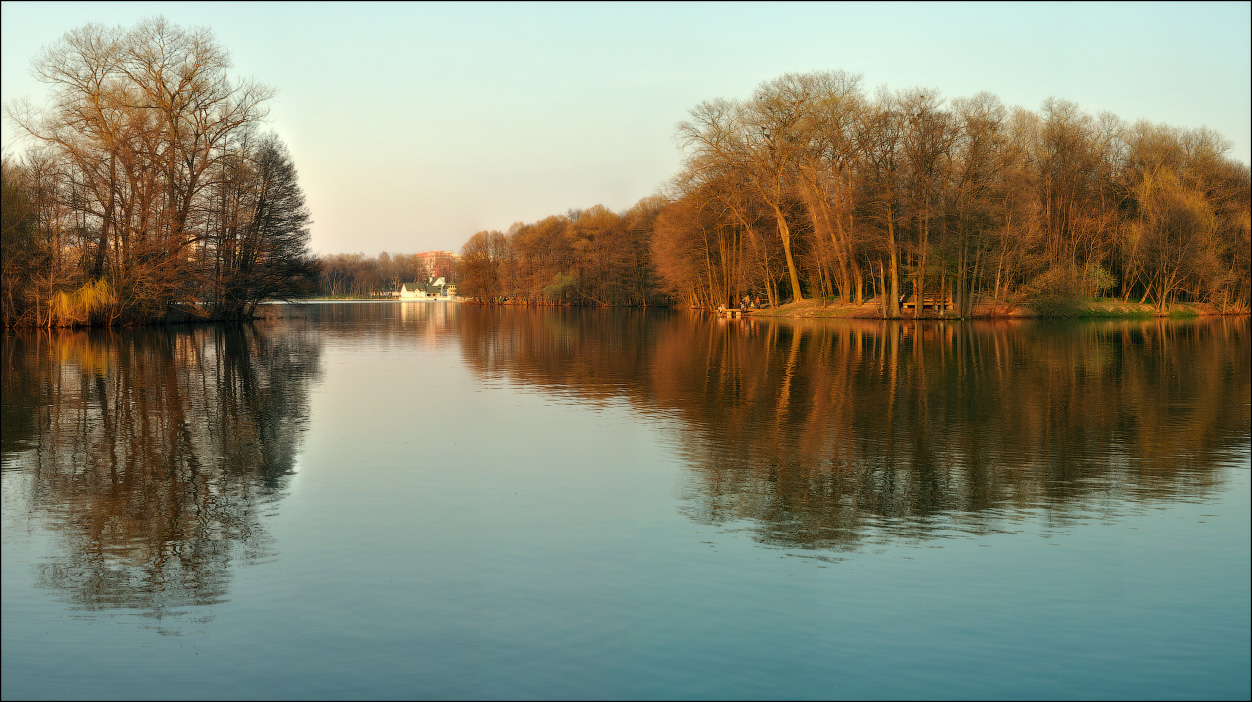 Пасхальный вечер на Комсомольском