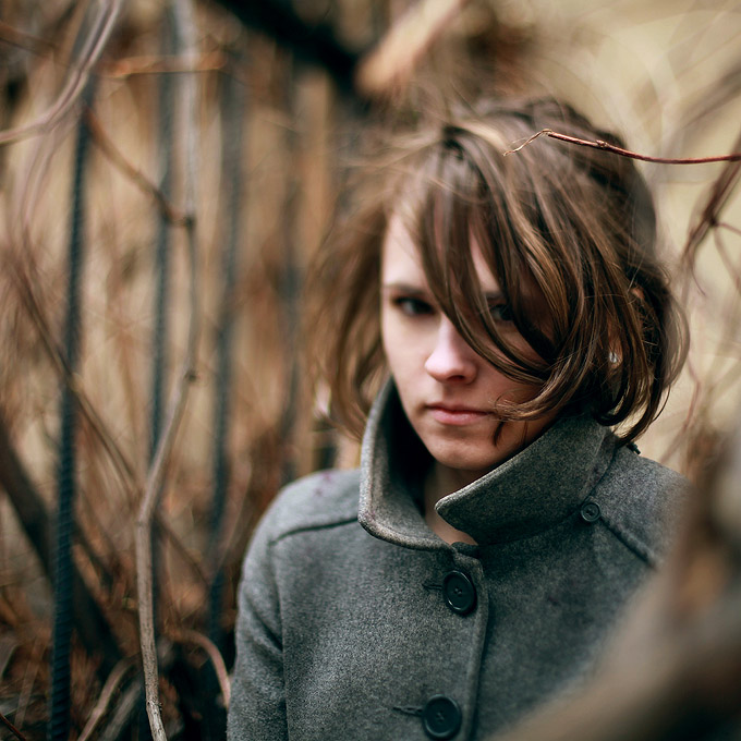 Портрет в сером пальто