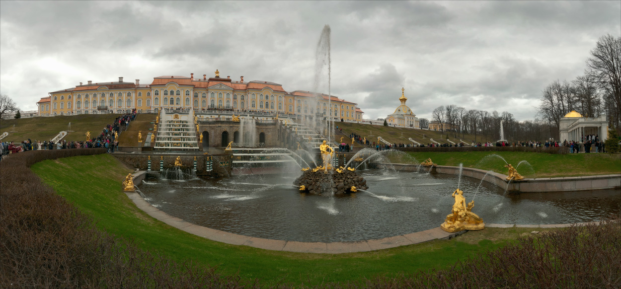 Петродворец. Праздник фонтанов