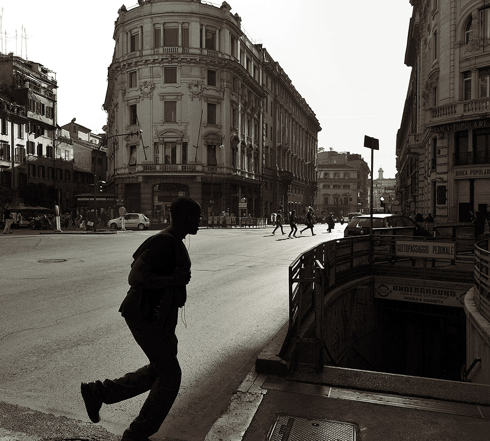 ...Все бегут